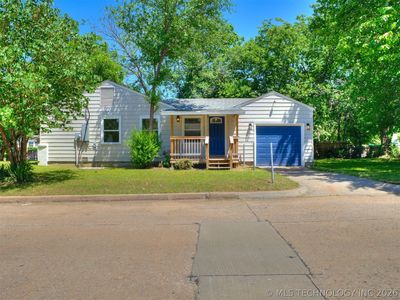 338 W 47th Pl N