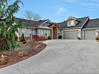 2115 E Lodge Trail Ct