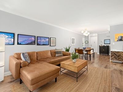 16 W 16th St APT 4LN