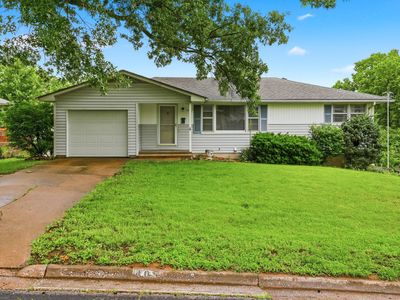 405 W Phyllis Ave