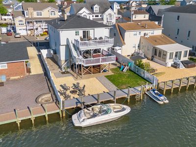 20 Lagoon Drive W