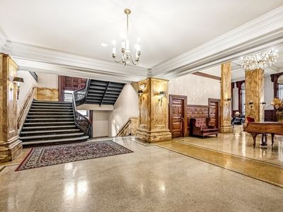140 Chestnut St APT 706