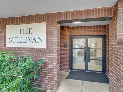 4333 Gilbert Ave APT 215