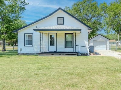 205 N Elm St