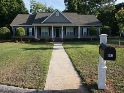 207 Fairway Cir