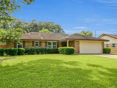 805 Bluebonnet Ln