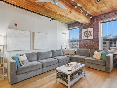 130 John St Unit 358