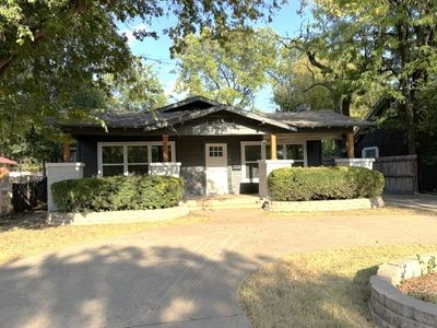 1325 Highland Ave