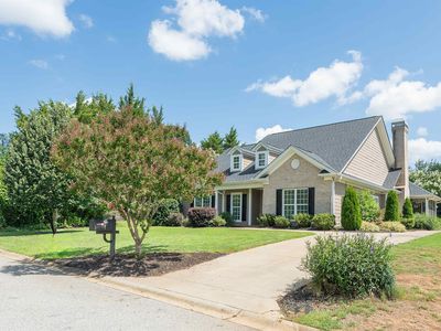 1 Laurel Grove Dr