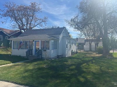 309 Broadway Ave N