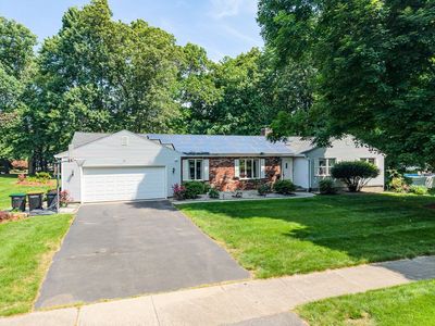 52 Wellesley Dr