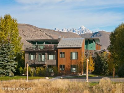 429 Snow King Loop APT 3