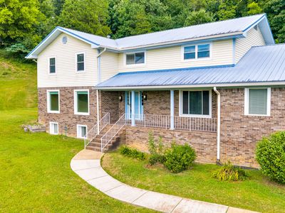 910 Mocking Bird Dr