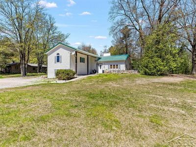 3901 E Monroe Rd