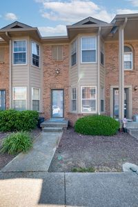 308 Hickory Pl