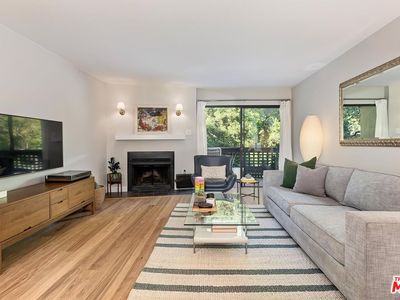 2018 Griffith Park Blvd APT 215