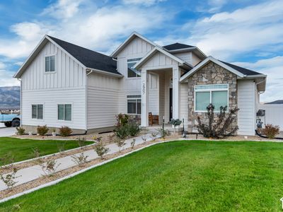 2907 E Dreyden Ln