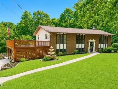 235 S Ridge Rd