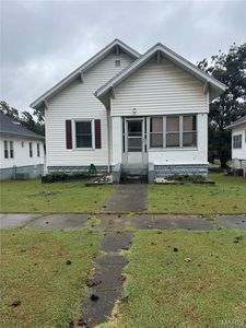 407 E Maple St