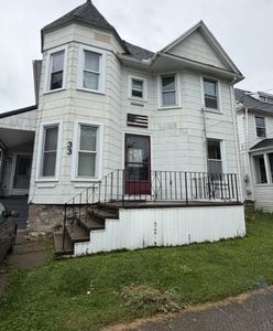33 Dellinger Ave