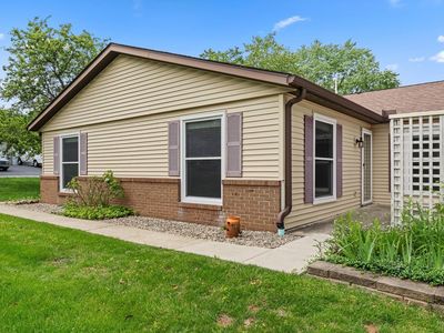 581 E Waterloo Ct