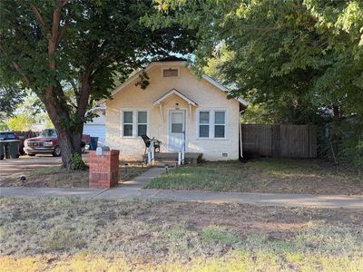 209 W 4th St