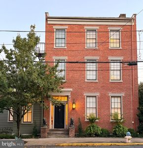200 E Pomfret St