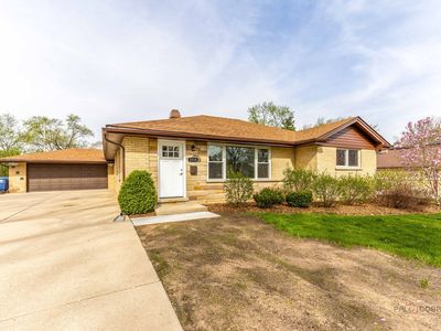 1114 Hewitt Dr