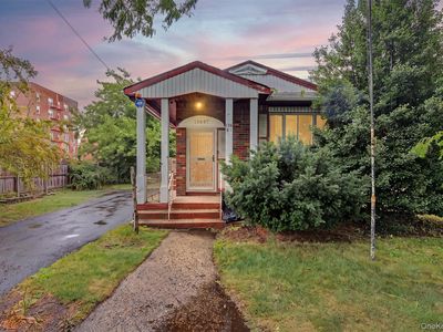 156-07 N Conduit Avenue