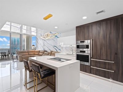 851 NE 1st Ave #3000