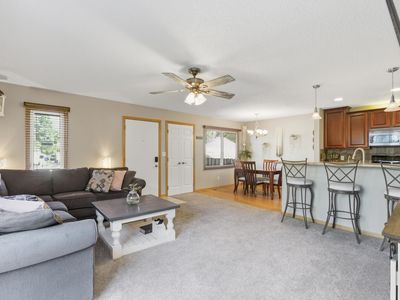 3467 Greenwood Ct S