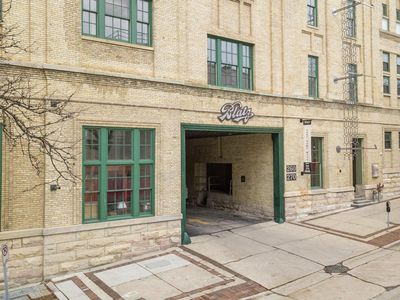 270 East Highland AVENUE Unit 843