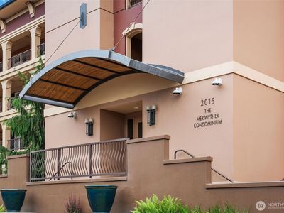 2015 SE Columbia River Drive #220