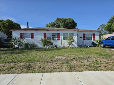 814 42nd Street