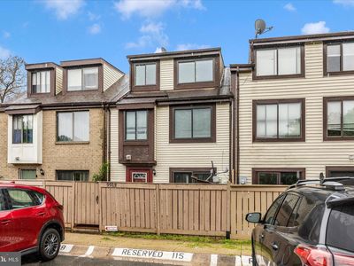 9913 Forest View Pl
