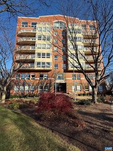 250 W Main St APT 402