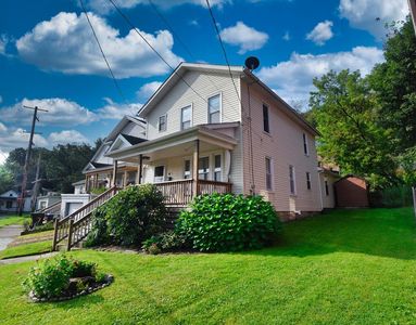 1107 Elm St