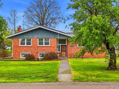 312 E Centennial Ave