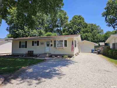446 W Lake Shore Dr