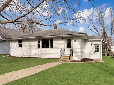 220 Maple St N