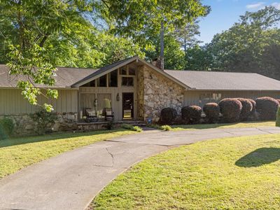 211 Blueberry Hill Rd NW