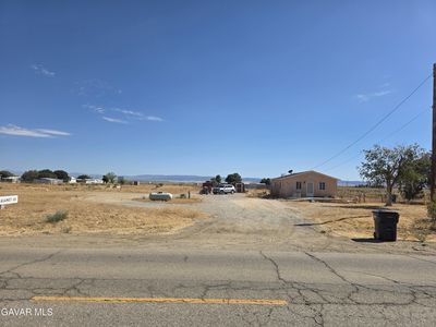 9714 W Rosamond Blvd