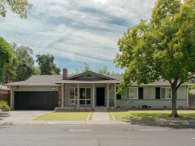 414 E Benjamin Holt Dr