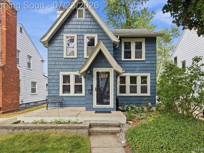 1207 Irving Ave