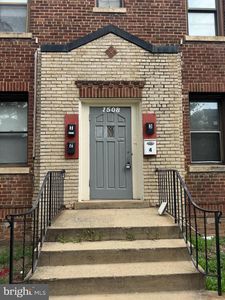 1508 Neal St NE