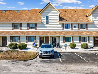 510 Fairwood Lakes Ln. #20E