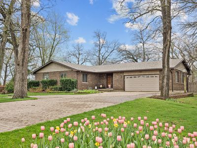 48W607 Whispering Oaks Dr