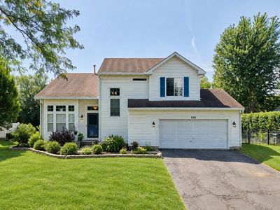 Property at 691 Thorsen Ln, Batavia, IL