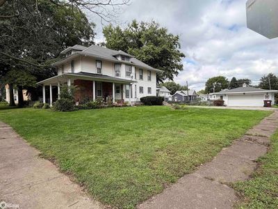 417 Benton Ave E
