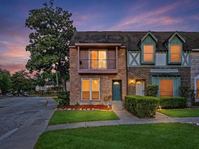 830 Threadneedle St APT 240